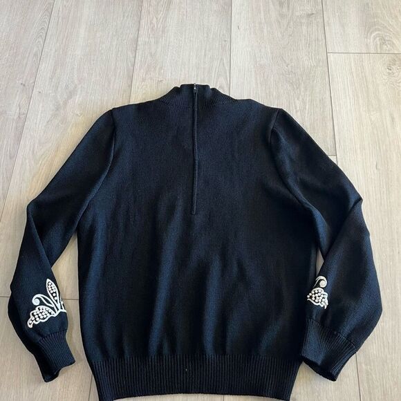 St. John Sportswear Black Mock Neck Sweater Pearl Beading Fleur de Lis size m - Picture 4 of 7